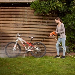 Black & Decker 18v Pressure Cleaner - 2a Charger