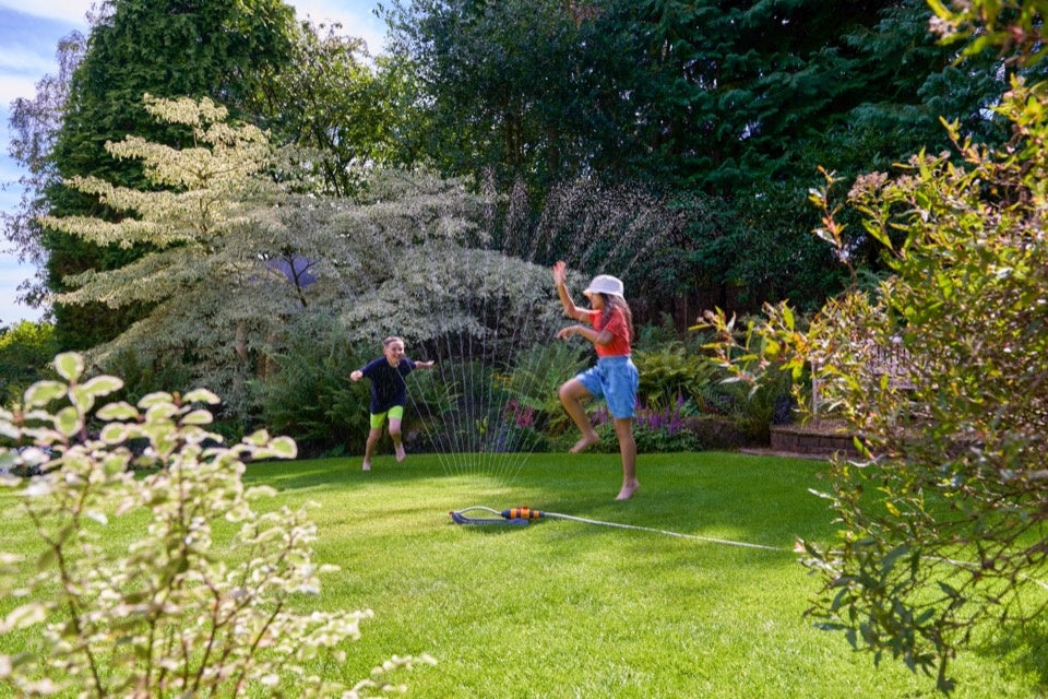 Hozelock Rectangular Sprinkler Plus - 220m