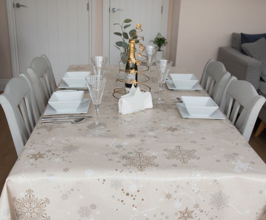 d-c-fix® Manhattan Tablecloth - Holly - 20m Roll x 140cm