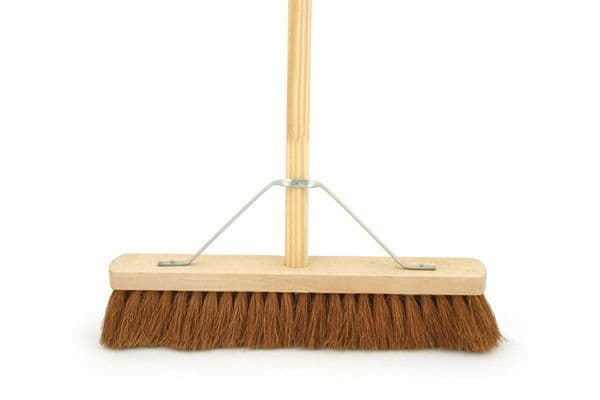 Edge Natural Platform Brush With Handle - 18"