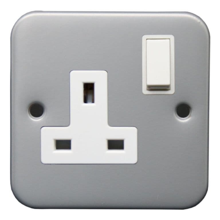 Securlec Metal Clad 1 Gang Switched Socket Double Pole - 13A