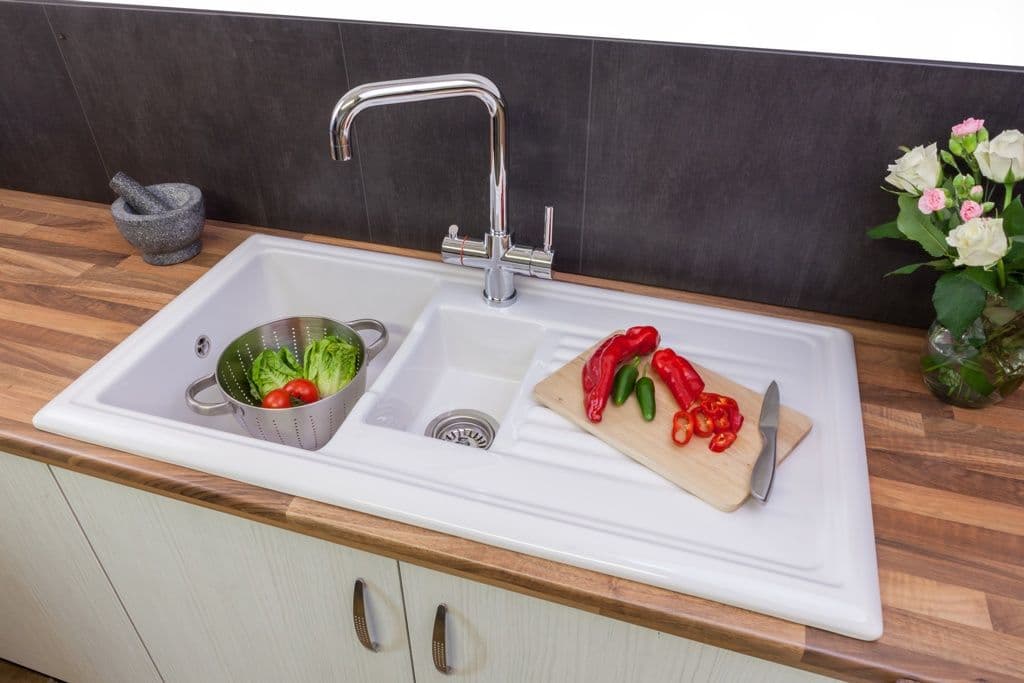 Reginox White Ceramic Reversible Sink - 1.5 Bowl
